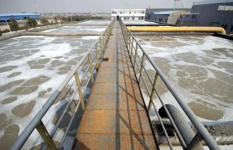 (图:工业废水污水泡沫)